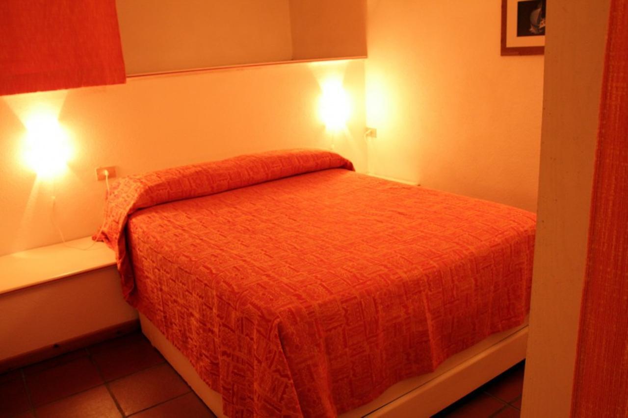 Residence Portolaconia Appartamenti Cannigione Phòng bức ảnh